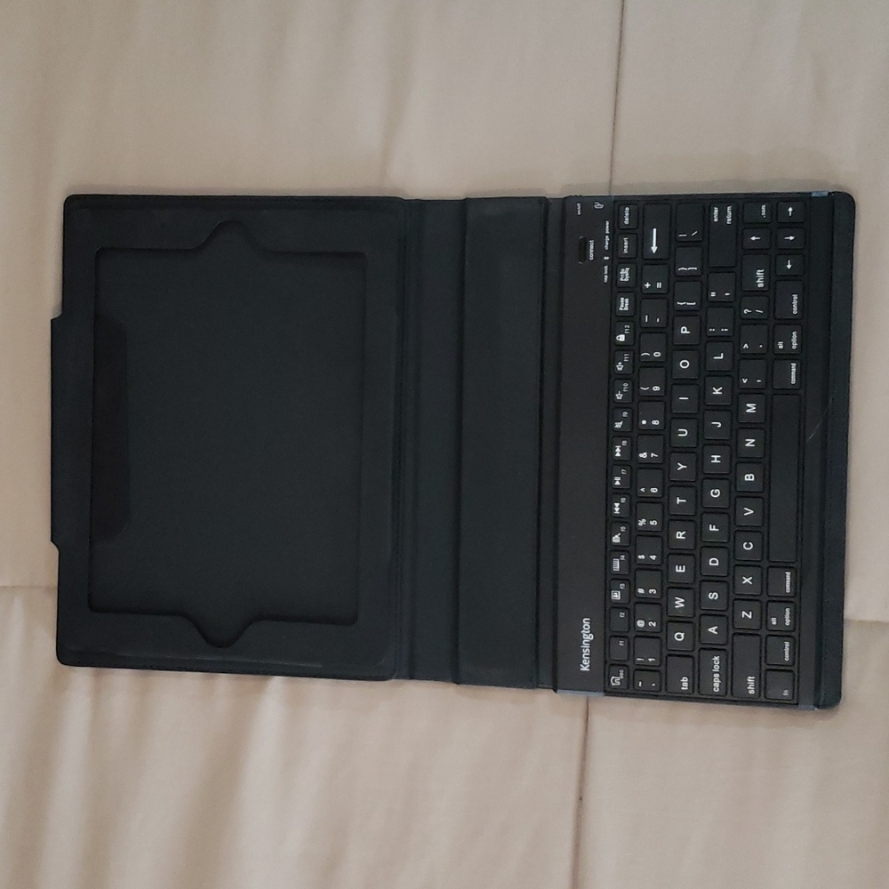 iPad Holder and Keyboard